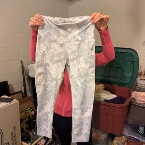 TKO White and Light Gray Marbled Athletic Leggings